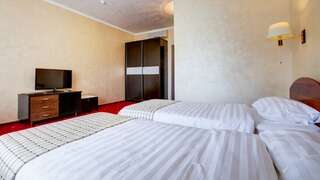 Парк-Отель Голицын Клуб Голицыно Стандарт с раздельными кроватями и балконом-2